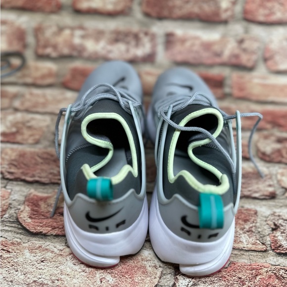 Nike womens shoes - Picture 10 of 10